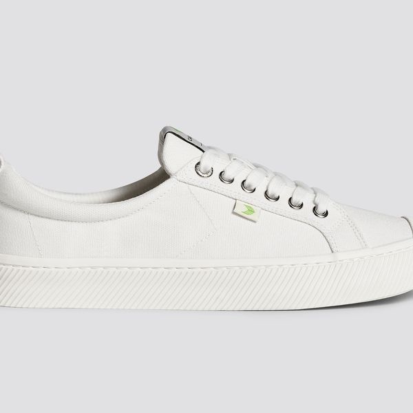 Cariuma OCA Low Sneakers