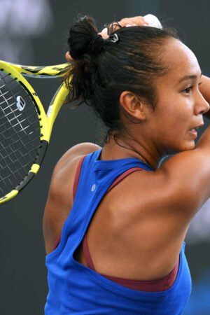 ADELAIDE, AUSTRALIA - JANUARY 06: Leylah Fernandez of Canada hits a forehand in her match against Iga Swiatek of Poland during day five of the 2022 Adelaide International at Memorial Drive on January 06, 2022 in Adelaide, Australia. (Photo by Mark Brake/Getty Images)