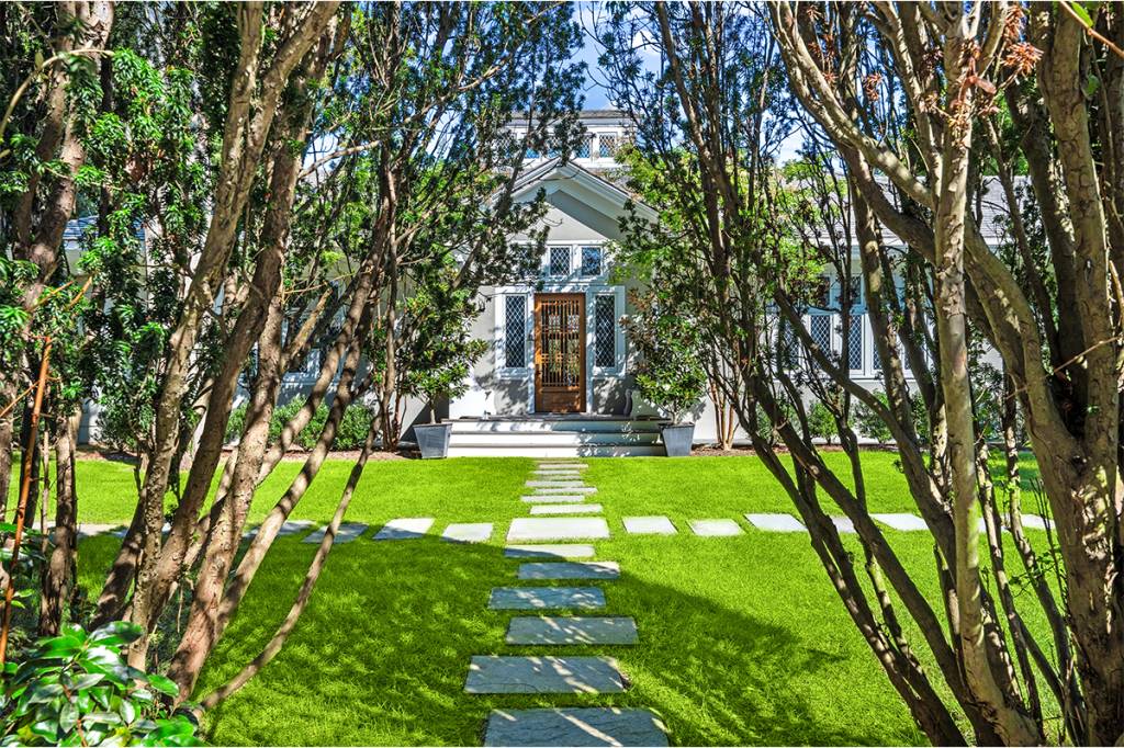 Hamptons Wayside house feature