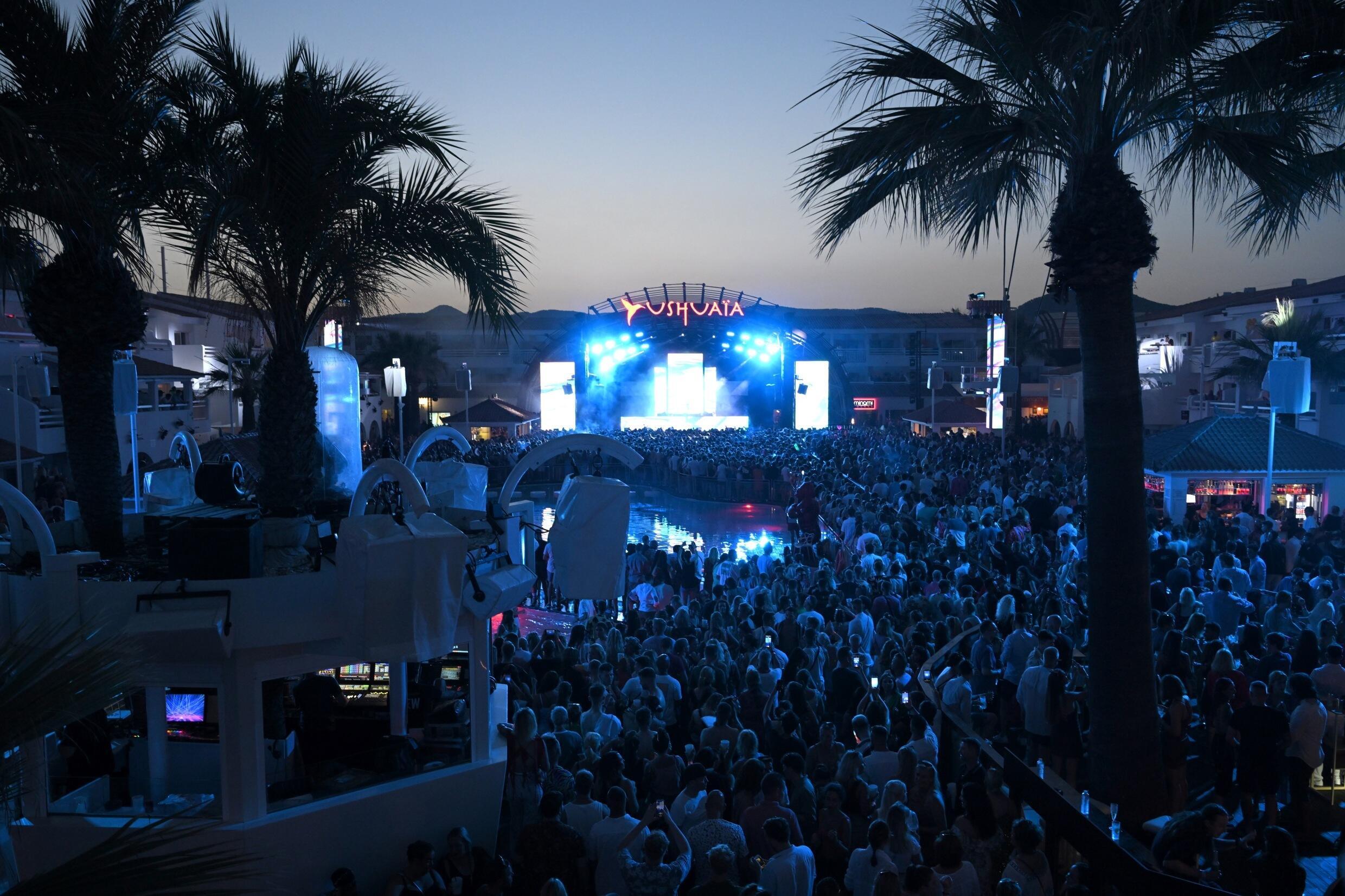 La discoteca Ushuaia de la isla española de Ibiza, repleta de público el 17 de junio de 2022