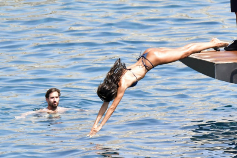 *PREMIUM-EXCLUSIVE* MUST CALL FOR PRICING BEFORE USAGE - Supermodel Izabel Goulart and her fiancé, the German Goalkeeper Kevin Trapp put on sultry hot display together during their sun soaked holiday on the island of Mykonos.