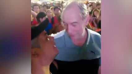 Após ser chamado de 'bandido', Ciro Gomes dá tapa no rosto de homem em Fortaleza