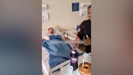 PMs cantam 'parabéns' para suspeito preso sob custódia em Hospital no Rio; veja vídeo