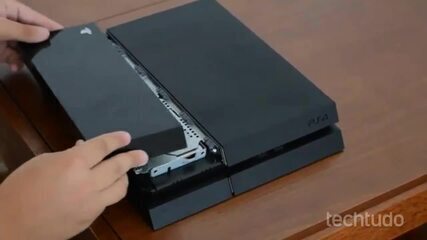 Como colocar e tirar a Faceplate do PS4