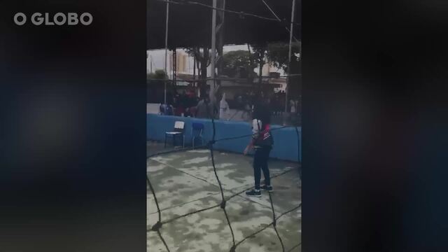 Roupa que remete à Ku Klux Klan foi usada durante desfile de fantasias organizado na Escola Estadual Amaral Wagner, em Santo André. Professor foi afastado.