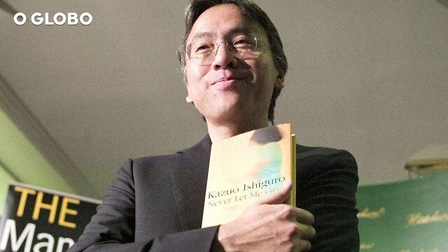 O autor britânico de origem japonesa Kazuo Ishiguro, conhecido por romances como 