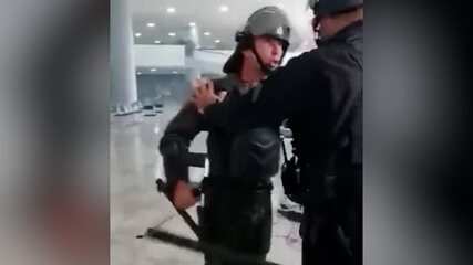 Exército diz que vídeo no qual militar bate-boca com PM no Planalto está em investigação