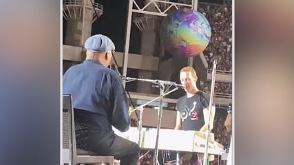 Em despedida no Rio, Coldplay recebe Milton Nascimento