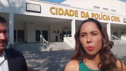 Mulher Melão é impedida de entrar na Cidade da Polícia por estar de top e mini saia