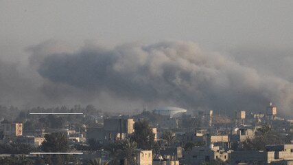 Israel bombardeia o sul de Gaza