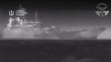 Ucrânia divulga imagens que seriam do ataque ao navio de guerra russo na Crimeia