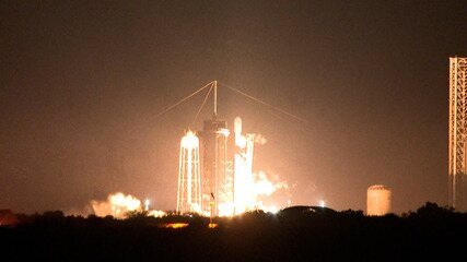 Nave espacial privada dos EUA decola para a Lua