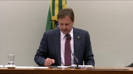 Senador que cumpre pena em regime aberto vai passar férias no Caribe