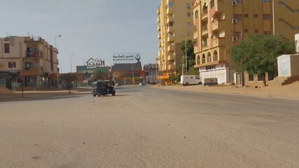 Ruas desertas e lojas fechadas na capital do Sudão dominada pela violência