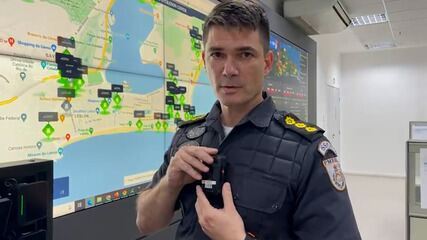 Vídeo mostra detalhes de como o policial utiliza câmeras nos uniformes