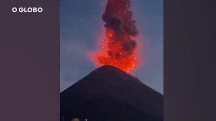 Vulcão Etna entra em erupção na Sicília