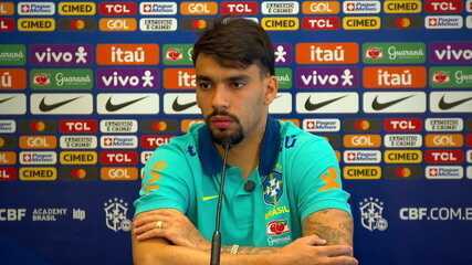 Lucas Paquetá dá entrevista coletiva durante preparação para a Copa América