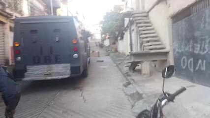 William Sousa Guedes, o Corolla ou Chacota, é preso por policiais da DRE na Favela do Jacarezinho