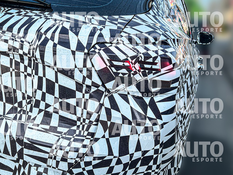 Lanternas do Volkswagen A0 SUV não serão integradas à tampa do porta-malas — Foto: Diogo Dias/Autoesporte
