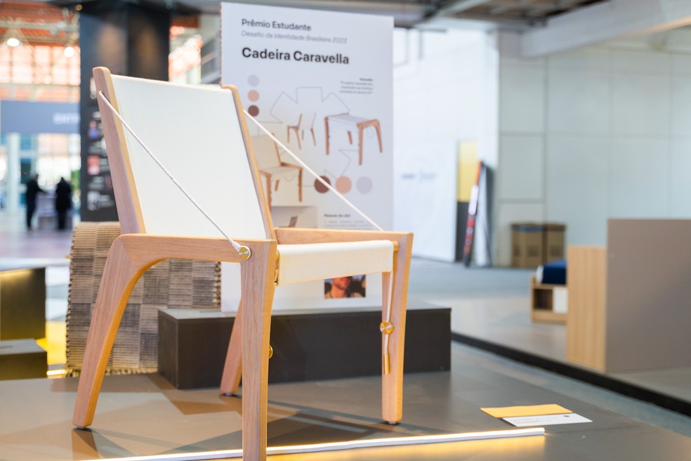 A cadeira "Caravella" faz parte da exposição Um Lugar, promovida pelo Prêmio Salão Design — Foto: Prêmio Salão Design / Divulgação
