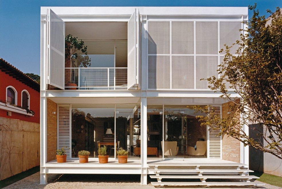 Casa no Butantã, São Paulo, é projeto residencial de Eduardo de Almeida — Foto: Nelson Kon / Divulgação