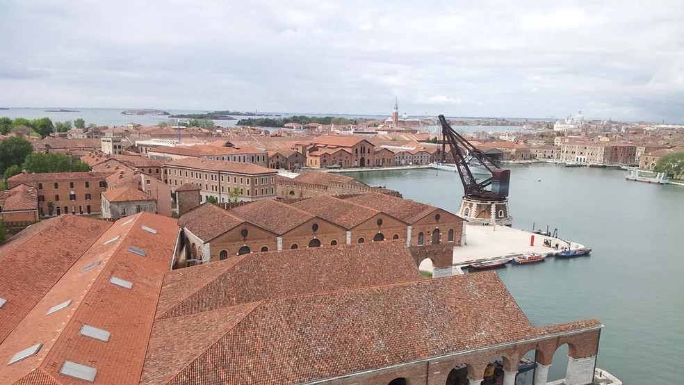 Vista do Arsenale, um dos locais que recebe a Bienal de Arquitetura de Veneza — Foto: Divulgação
