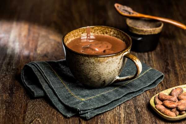 Aprenda uma receita de chocolate quente para servir no inverno