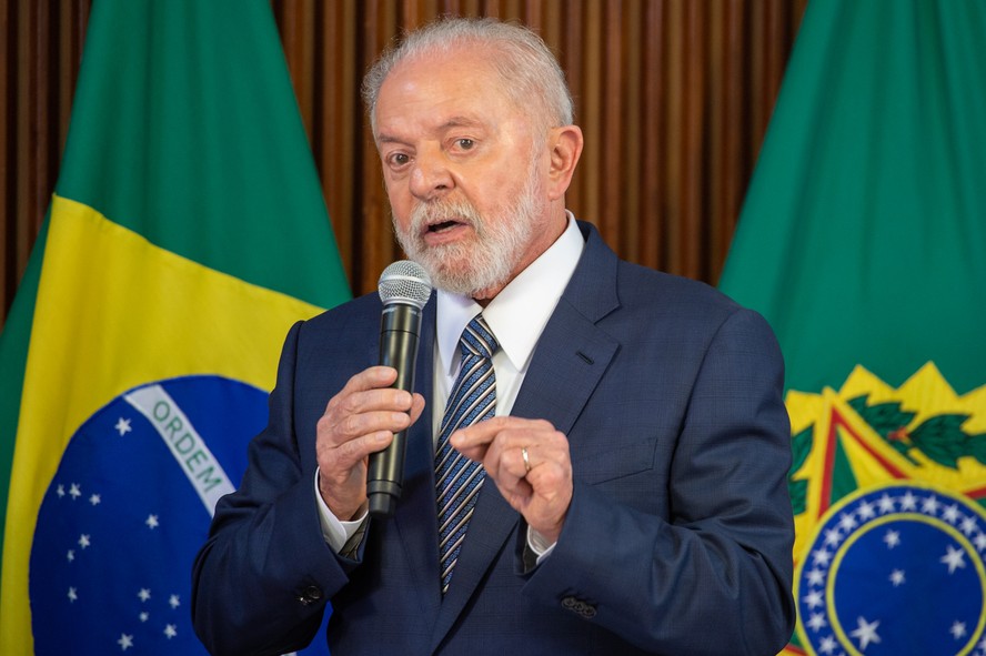 Lula durante reunião ministerial no Palácio do Planalto