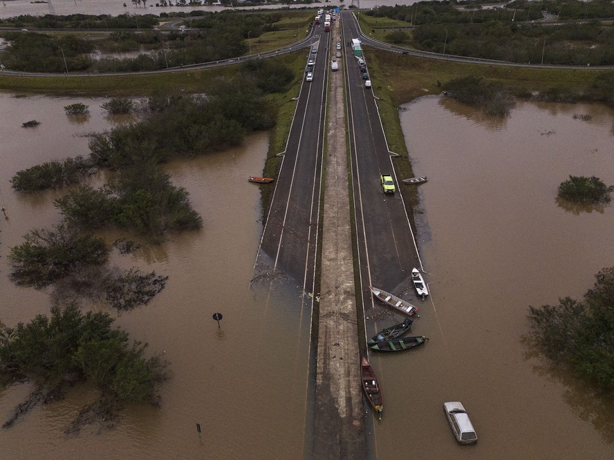 Vista aérea da rodovia ERS-448 em Canoas, no Rio Grande do Sul