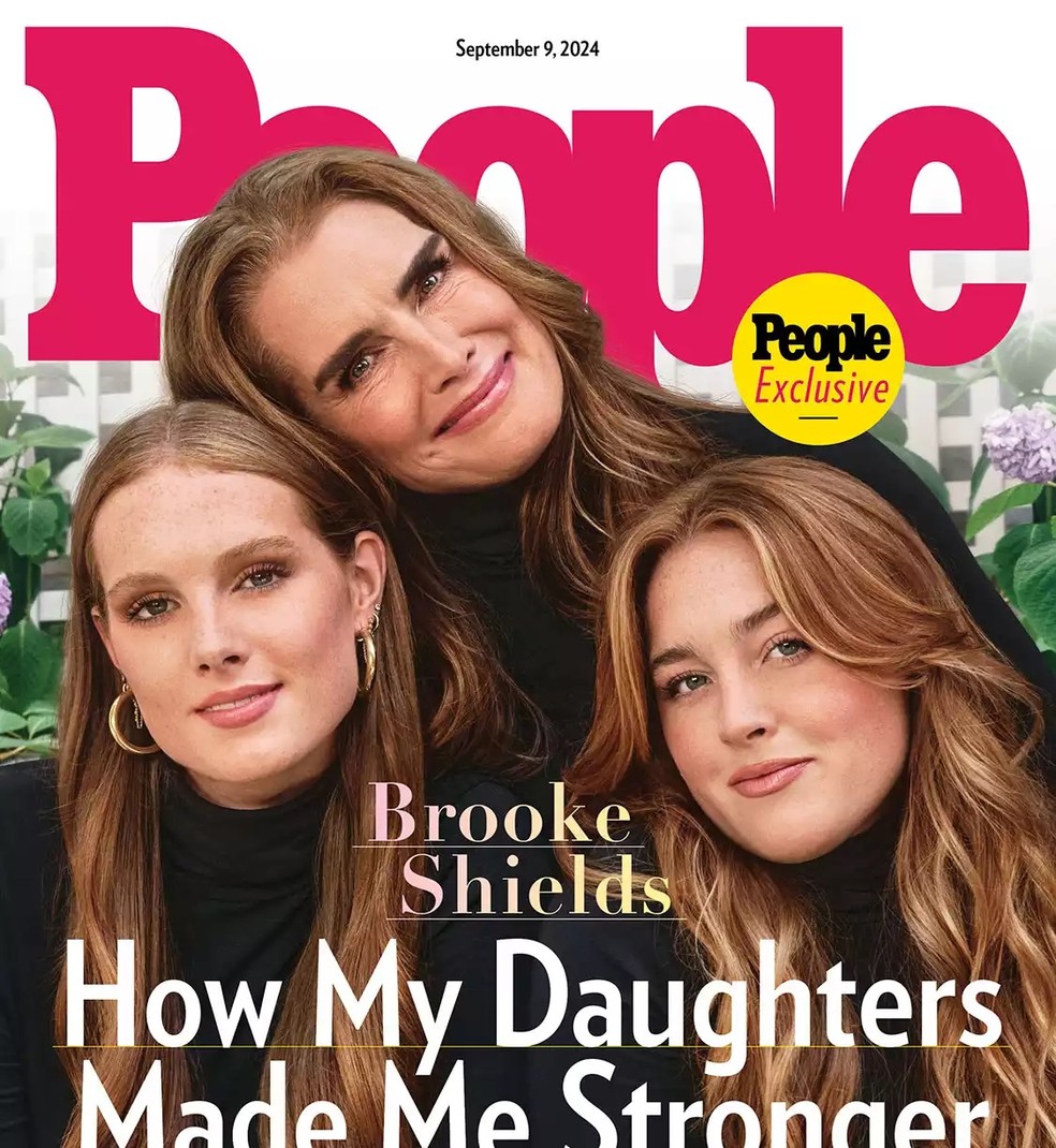 Brooke Shields e as filhas, na capa da People — Foto: Reprodução/ People