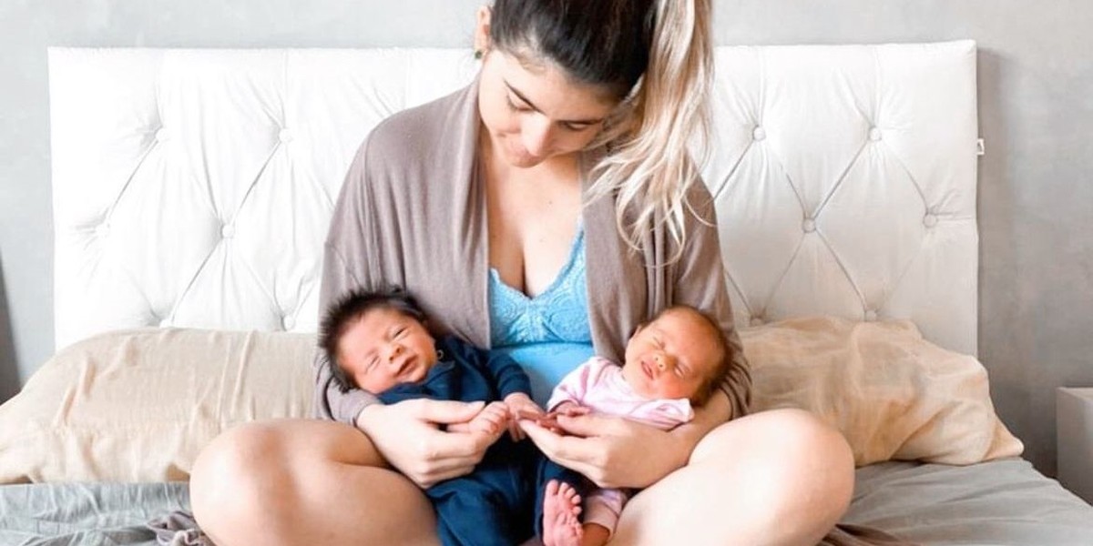 Mãe engravida estando grávida e gêmeos são gerados com quase três semanas de diferença
