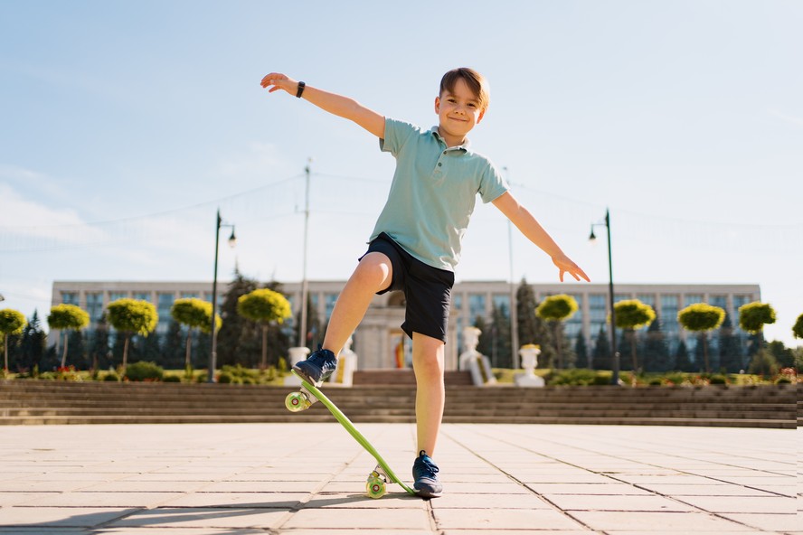 Skate infantil: o acessório faz sucesso entre as crianças pelas manobras radicais e pode ser uma boa alternativa para incentivar a prática de atividades físicas