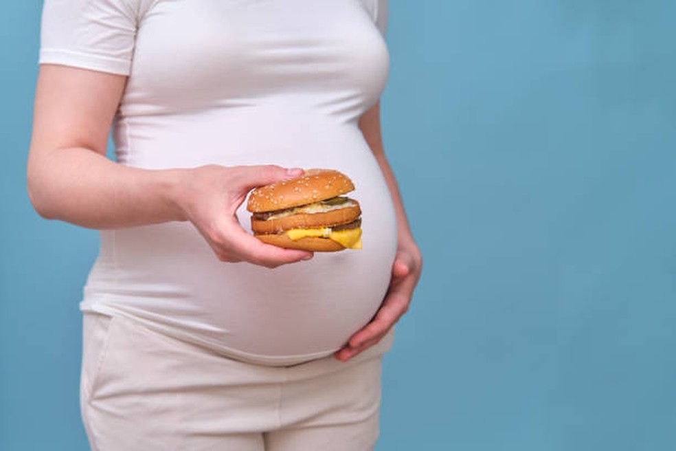 32% das grávidas consomem ultraprocessados — Foto: Reprodução/Getty Images
