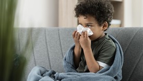 10 formas de evitar a rinite alérgica nas crianças