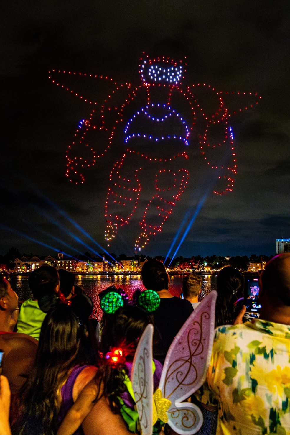 800 drones tomam conta do céu em Disney Springs para compor o espetáculo Dreams That Soar — Foto: Divulgação