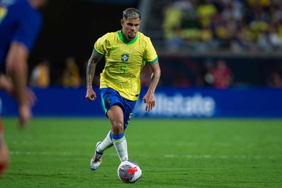 Bruno Guimarães, jogador da Seleção Brasileira — Foto: Jeremy Reper/ISI Photos/Getty Images