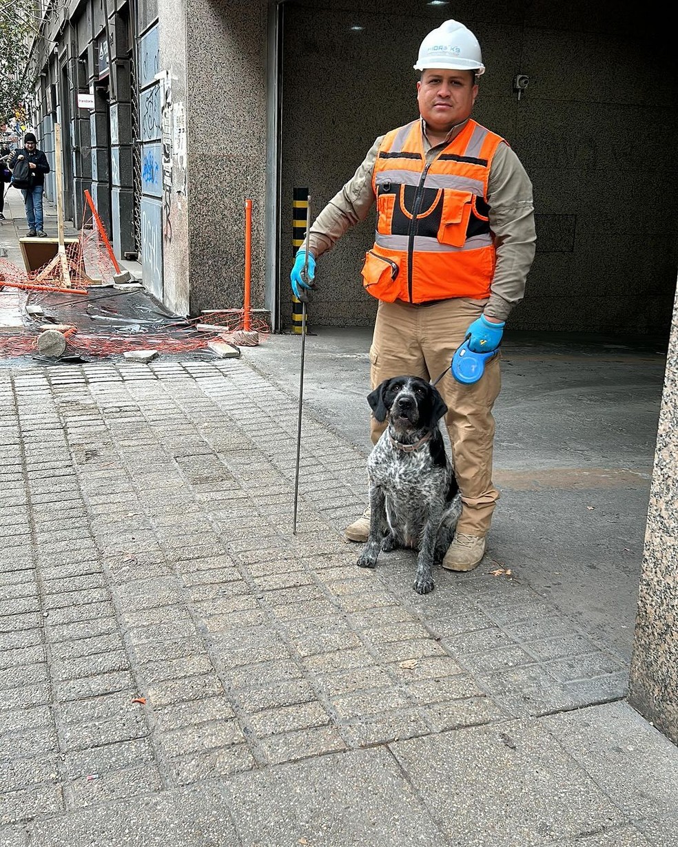 Suki trabalhando no centro de Santiago — Foto: Reprodução/Instagram