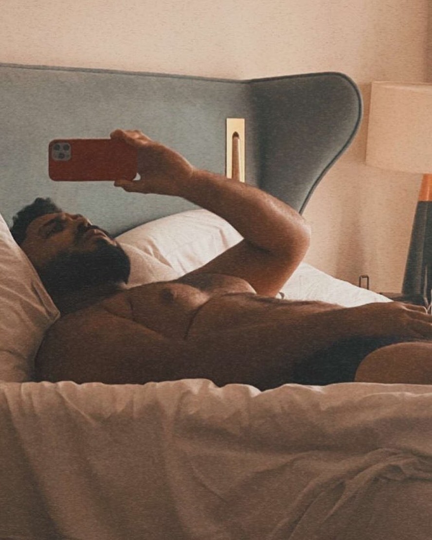Paulo Vieira surpreende seguidores com foto ousada e ganha elogios: 'Sexy'