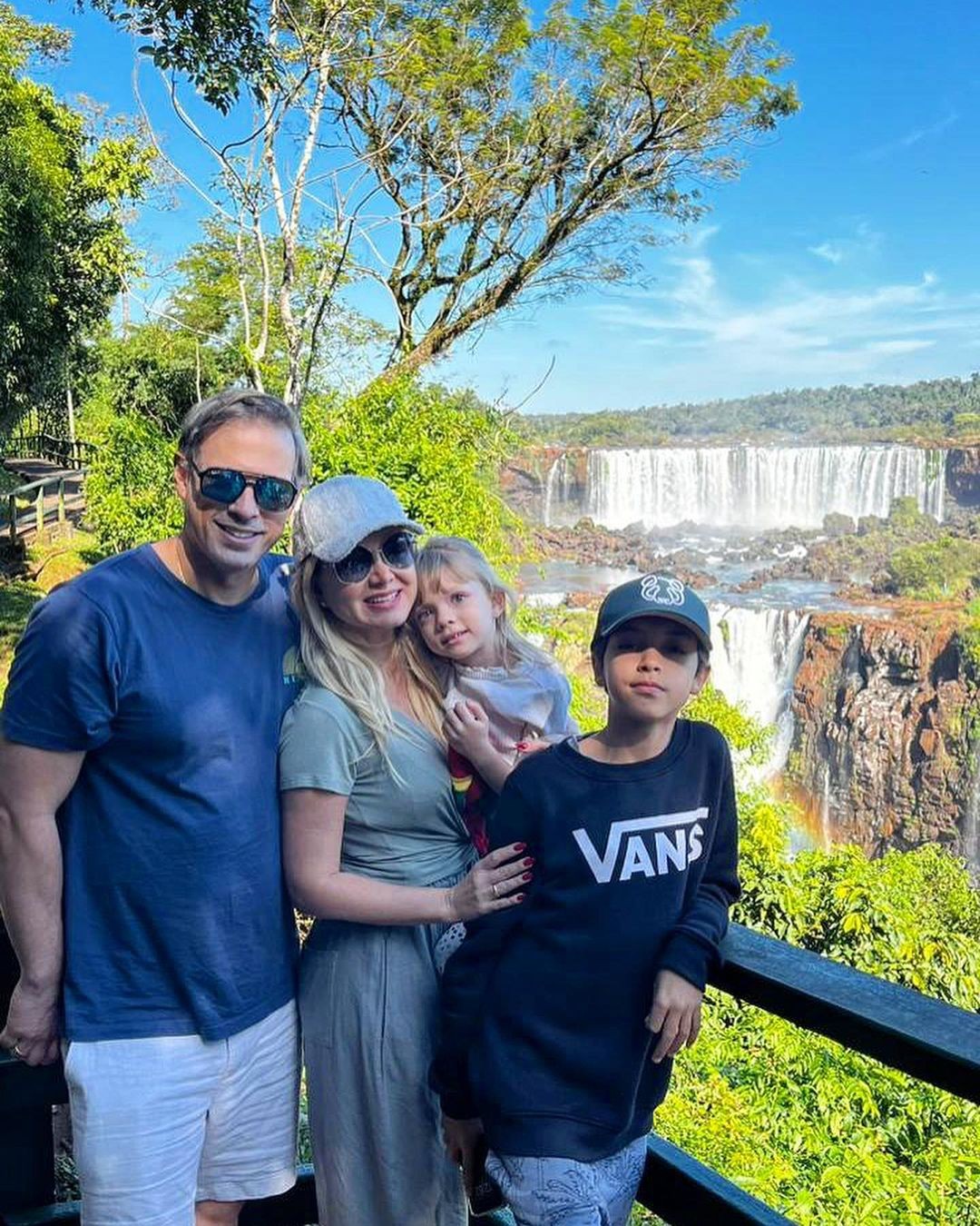 Eliana é casada com Adriano Ricco — Foto: Reprodução/Instagram