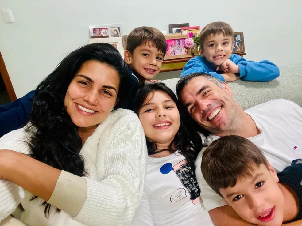 Mariana Felício, Daniel Saullo e filhos — Foto: Reprodução/ Instagram