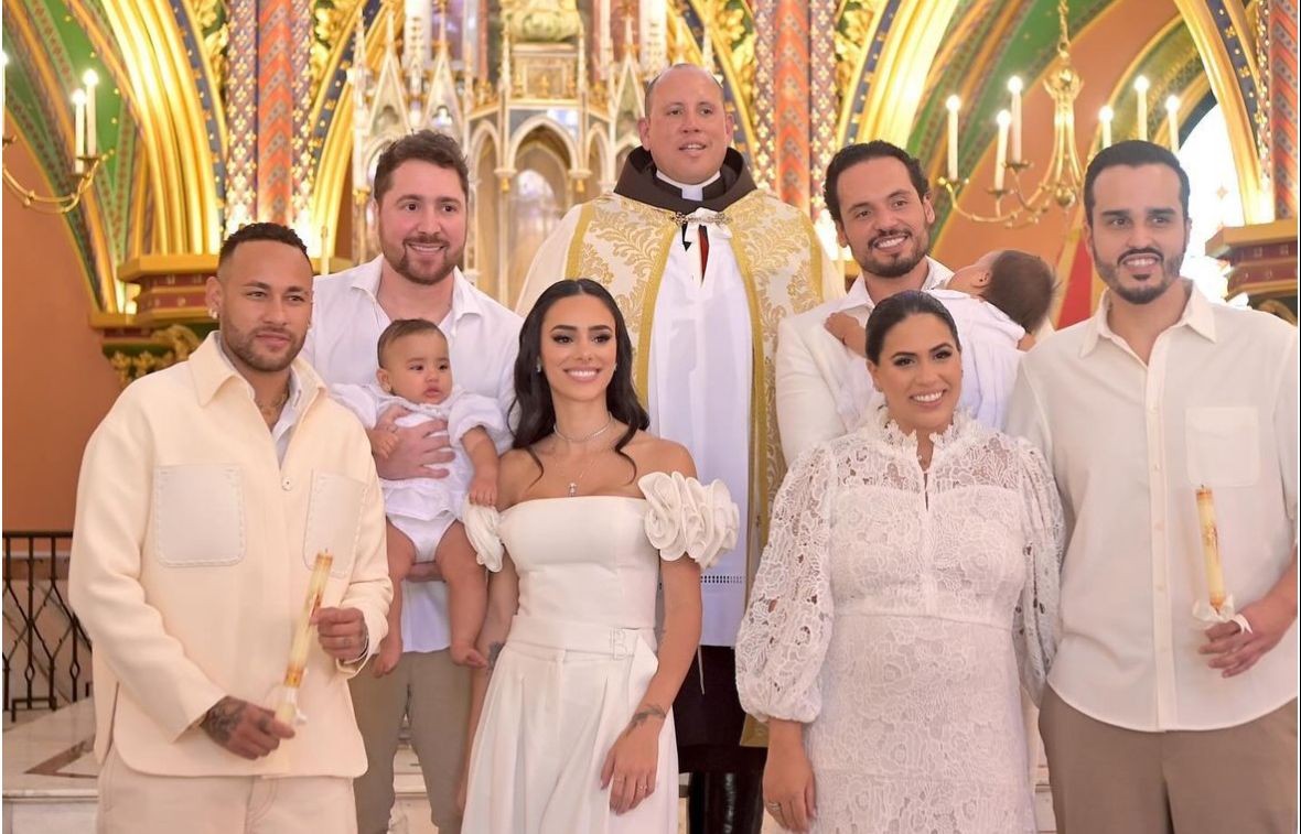 Nermar, Bruna Biancardi e os padrinhos no batizado de Mavie — Foto: Instagram