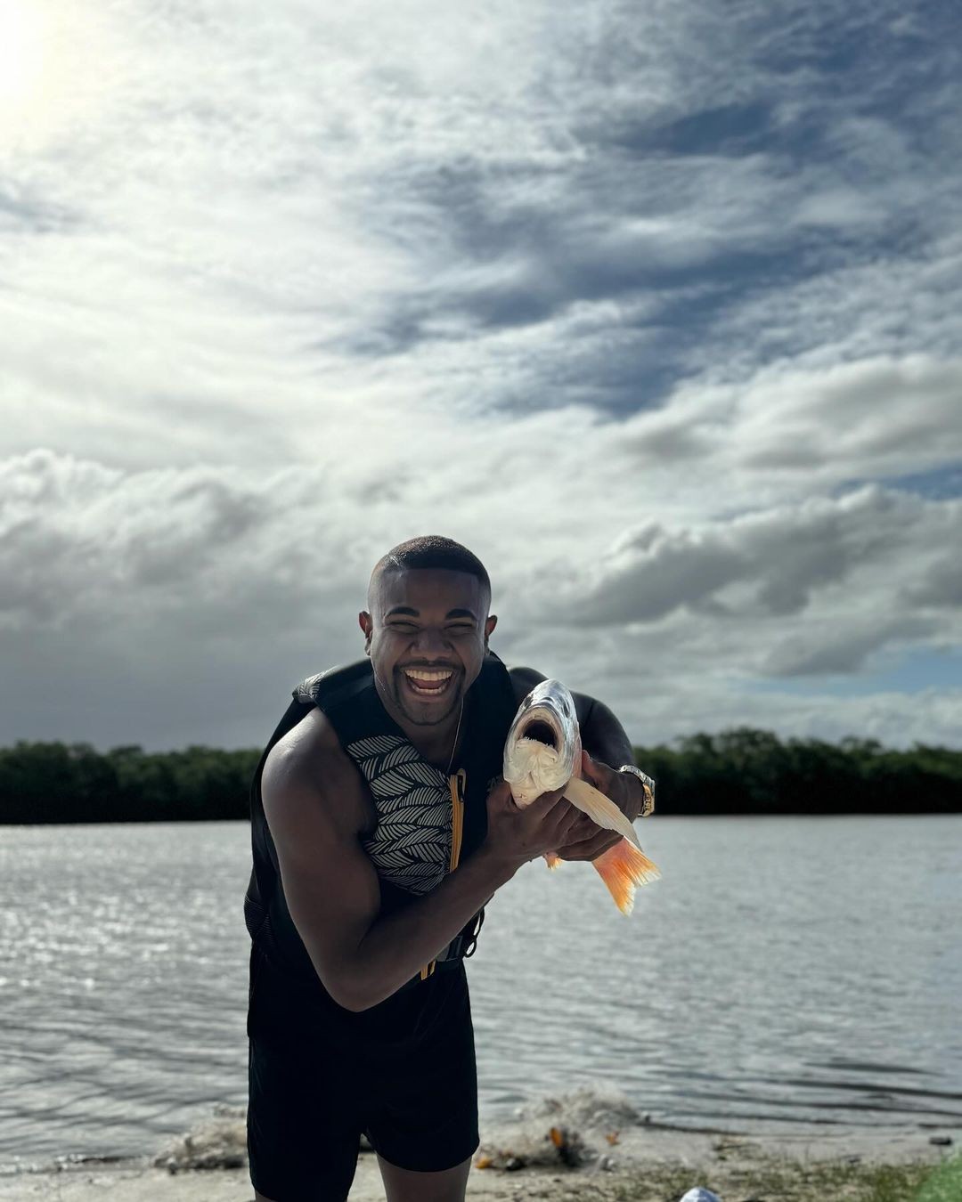 Campeão do 'BBB 24', Davi posta em dia de pescaria — Foto: Reprodução/Instagram