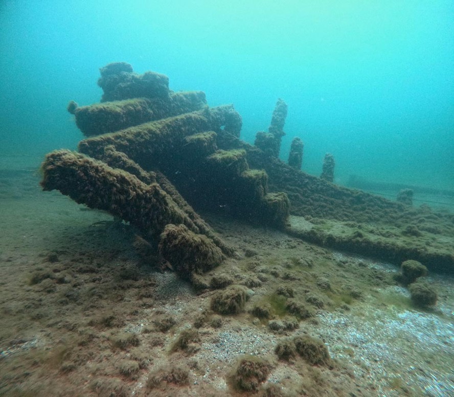 Imagens feitas durante mergulho aos escombros do navio Margaret A. Muir, no Lago Michigan (EUA)