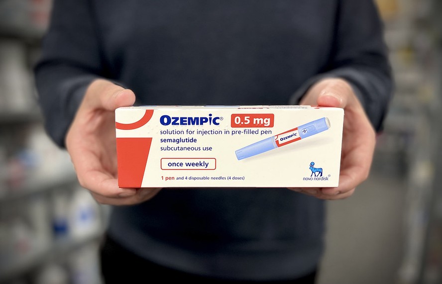 O Ozempic é um dos mais populares medicamentos que auxiliam na perda de peso, e funcionando 'enganando' o cérebro para dar sensação de saciedade