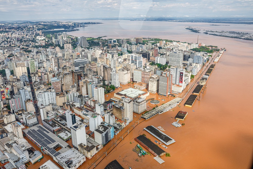 Sobrevoo de áreas afetadas pelas chuvas em Canoas, no Rio Grande do Sul, em maio de 2024 — Foto: Ricardo Stuckert/PR via Flickr