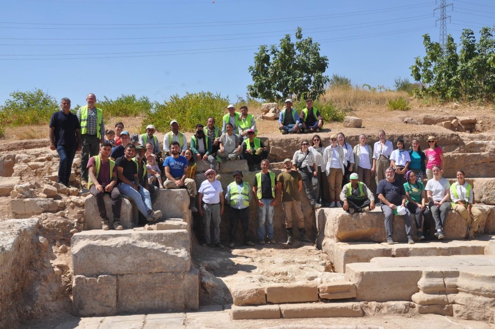 A equipe da escavação de Doliche 2023 — Foto: Centro de Pesquisa da Ásia Menor