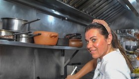 Brasileira Janaína Torres é eleita a melhor chef mulher do mundo