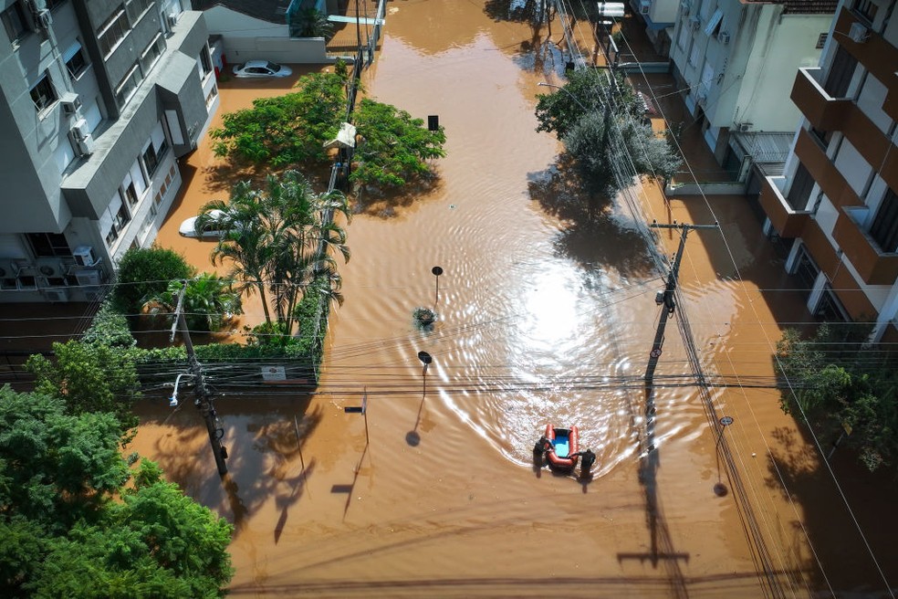 Como ajudar as vítimas das enchentes no Rio Grande do Sul? — Foto: Getty Images