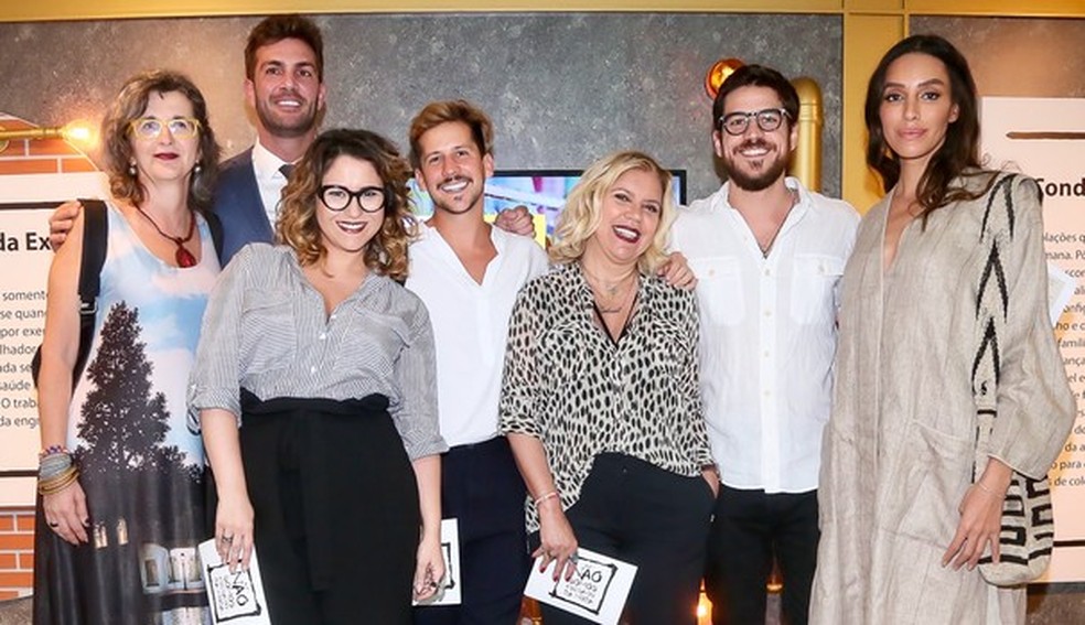 Sandra Lia Simon, Gustavo Tenório Accioly, Maria Rita, Caio Braz, Astrid Fontenelle, Marco Pigossi e Lea T  (Foto: Brazil News) — Foto: Glamour