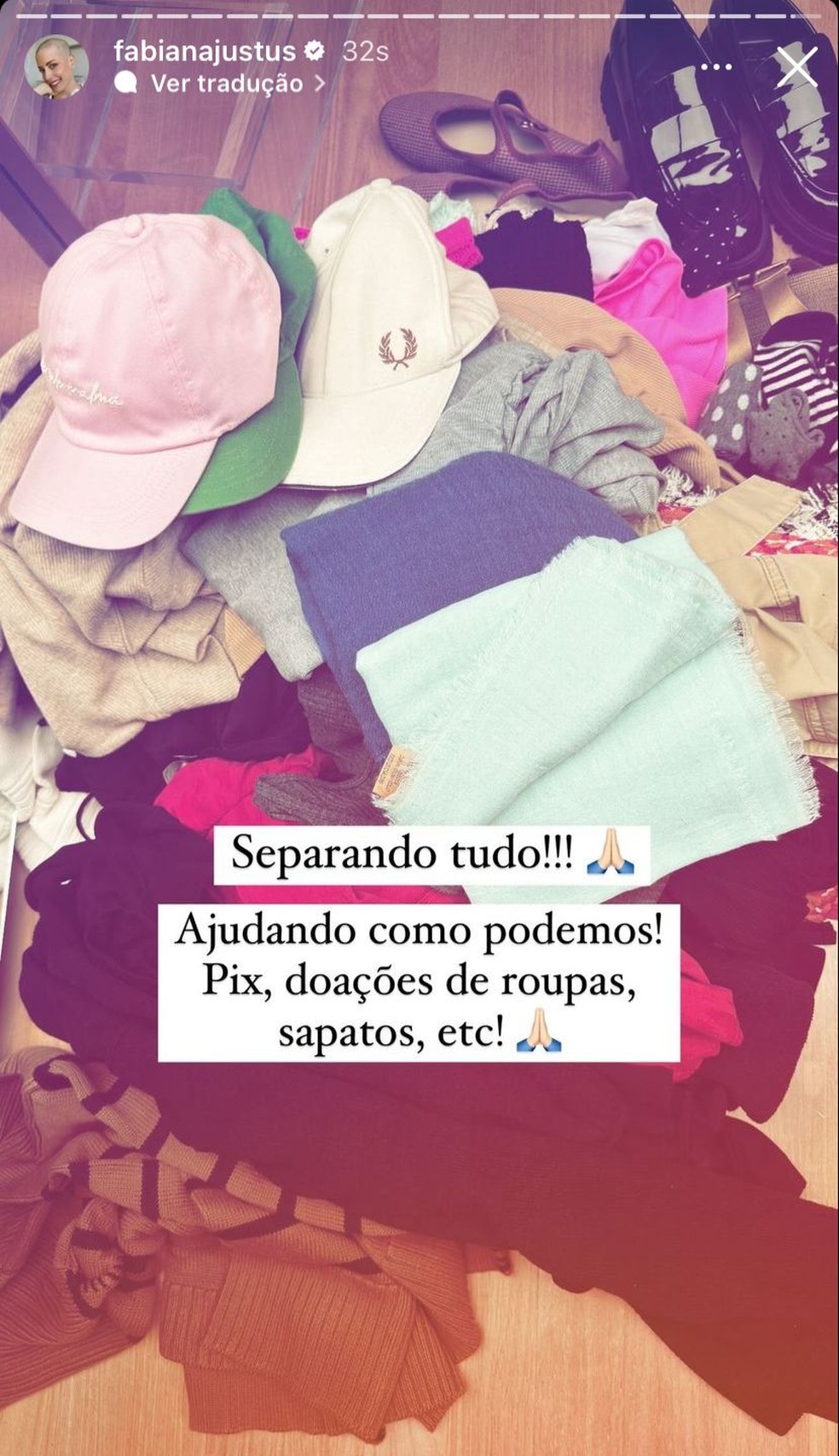 Fabiana Justus separa roupas para doação — Foto: Reprodução/Instagram